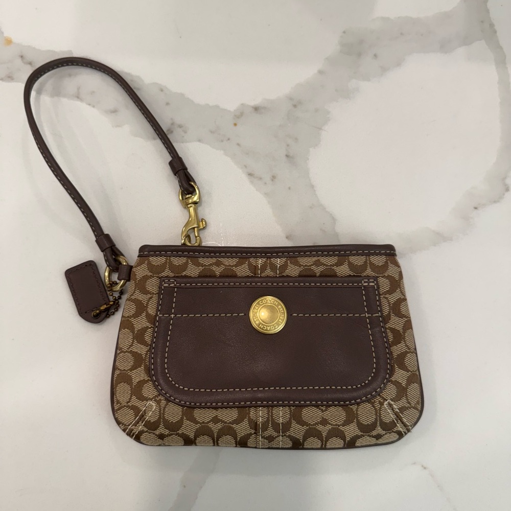 Coach Signature Wristlet Brown